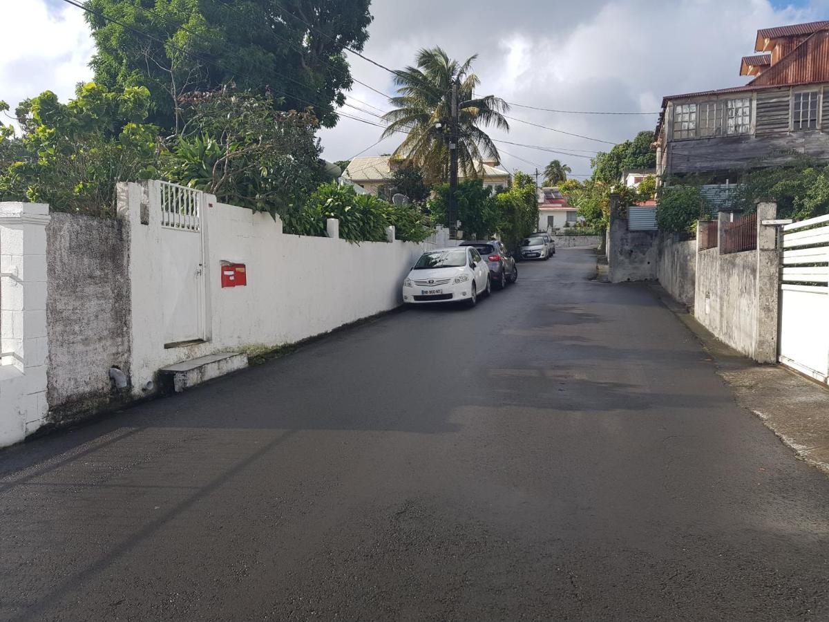 Vila Chez Ena La Fibre Internet Et Le Calme Saint-Claude Exteriér fotografie